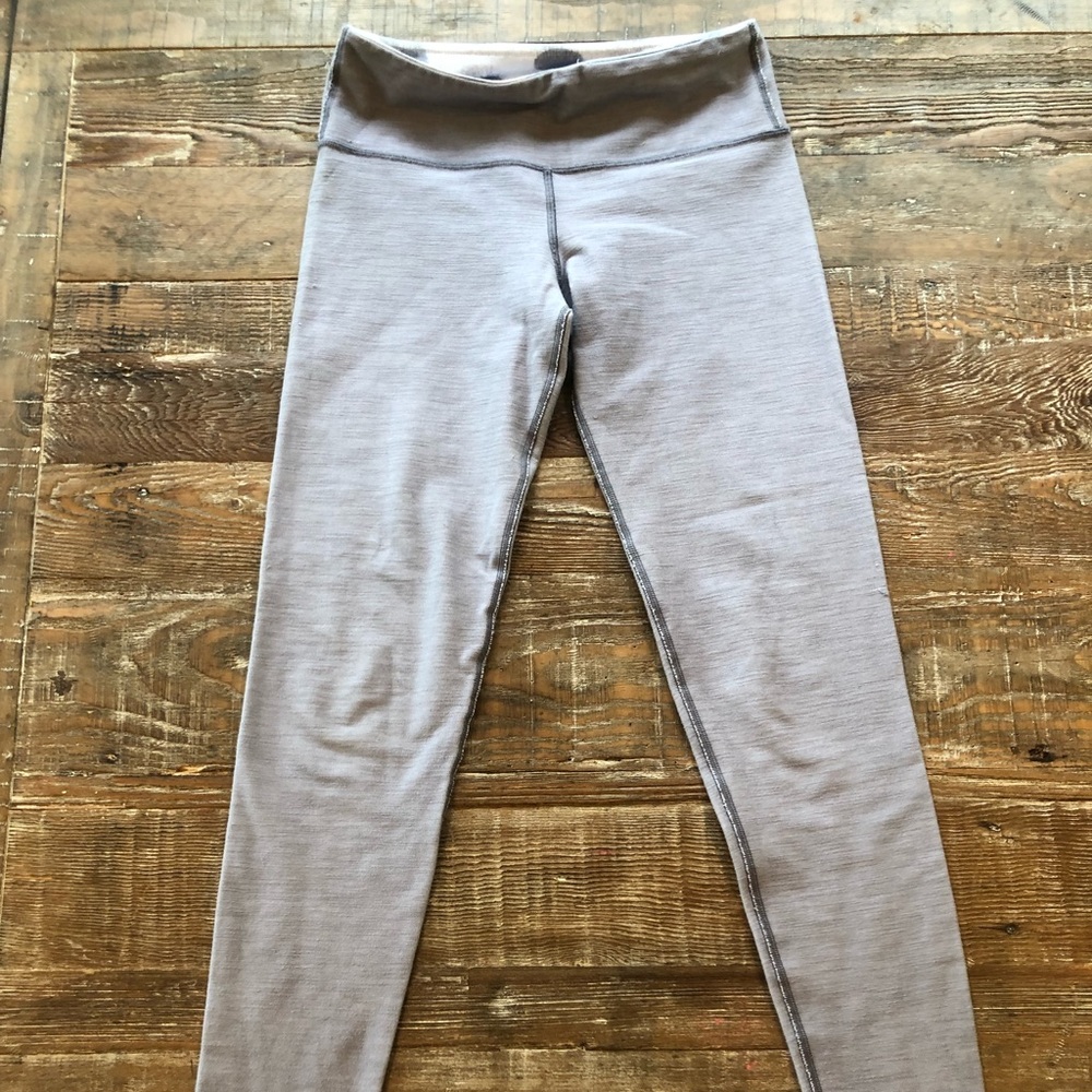 LuLulemon wunder unders- gray size 4
